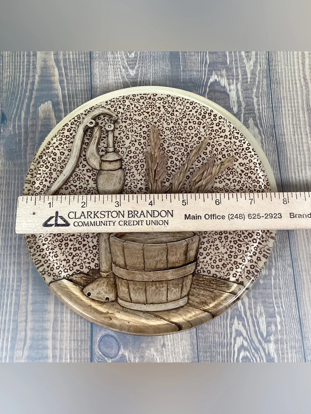 Vintage Lucite Acrylic Trivet 1970’s Dried Wheat 8” Round